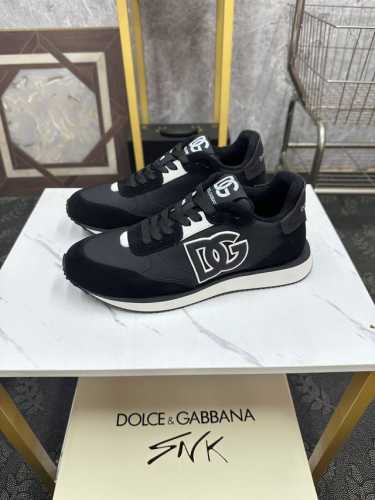 Dg最新运动休闲鞋，时尚百搭，可为各式造型增光添彩。塑造独具动感活力与摩登气息的精致设计，尽显现代优雅格调。 Size：38-46 45、46订做不退换 X8