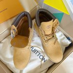 顶级版本：男款 莞货 Lv X Timberland 添柏岚 联名款 老花 压花 大黄靴 及踝靴 短靴 Lv X Timberland 及踝靴取材 Monogr