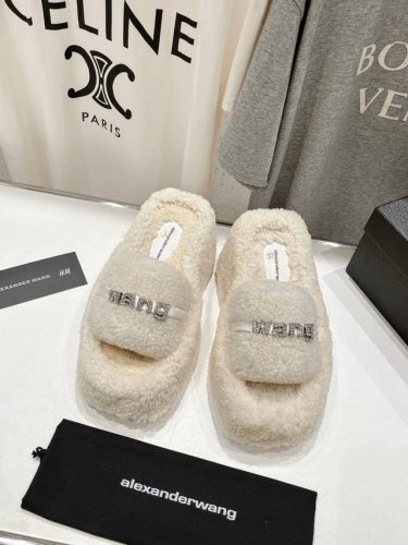 高版本出厂 Alexander Wang 大王松糕厚底水台羊卷毛拖鞋 24Ss秋冬最新爆款系列厚底毛毛拖鞋 专柜同步 顶级版本 鞋面：进口订制a级羊卷毛 垫脚：