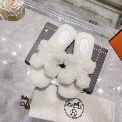 工厂 可做无标： 注：无标需定做 官网、小红书同步最新配色爱马仕爆款火热上线，做工升级版，高品质！ 时尚潮流最新款泰迪羊毛h拖秋冬款平底毛拖，上脚超百搭暖底，女