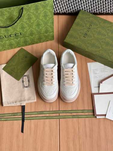 Gucci 饼干鞋整双鞋子采购Zp开发打造，全部定制材料，独家开模大底，细节全部对版出货，连包装也做到跟正品一样。码数:女：35-40 男39-44