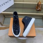 I V E N C H Y 纪梵希新款 专柜同步 人手一双 不容错过 专柜买版 完全1:1 开模定制顶级版本 原版展示提供对比 让大货做到和原版0区别 实物和图