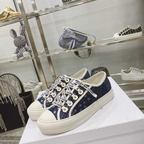 出厂： 定做色size：35-41 41码订做不退换 Dior迪奥 刺绣 系列. 图案系带平底休闲鞋