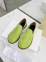 高品质出厂350 the Row新品中性复古简约乐福鞋 方头设计确保长时间穿着的舒适性，无论是搭配休闲装还是正式场合，它都能为你的造型增添一丝优雅与别致。设计经