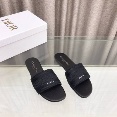 迪奥 Dior 春夏新款 Dway 平底一字拖拼色女鞋 Cd字母logo立体刺绣圆头露趾凉拖鞋 原版开发市面顶级版本 鞋面：进口酒椰草电绣高温水溶棉质科技面料