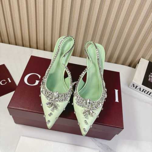 Gucci 25S春夏新品水钻糖果色 后带凉鞋高跟G家在体现高级感这块 总让人大写的服气看起来蛮简单的款式 但上脚就莫名很高阶 非常性感让你轻松搭配尽显各种风格