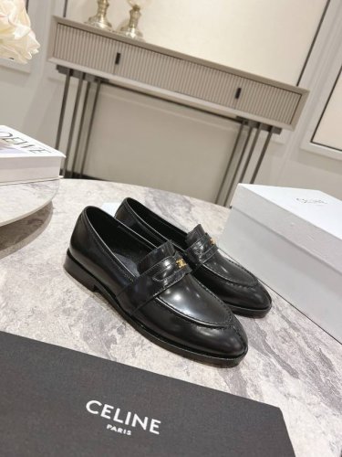 冲量价: 真皮底 Celin*E思琳秋冬凯旋门乐福鞋、专柜正品购入开发、流苏五金扣设计极具品牌辨识度鞋面进口开边珠牛皮、数码激光logo、内里山羊皮、上脚非常舒