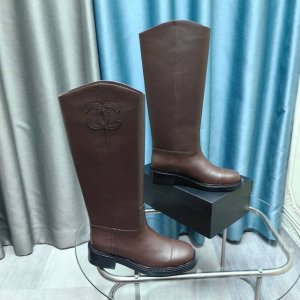 冲量价: 顶级版本 香家新款骑士马丁长靴，复古女人味 上脚超显气场！ 整只靴面小牛皮 内里羊皮 意大利真皮大底 码数35-39 34、40、41定做