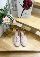 新品 CHANEL香奈儿 25ss 新款早春双c拼色 羊皮渔夫鞋原版开发，正品工艺，手工折边后缝合，纯手工缝马克线，鞋正中间的双C logo点缀恰到好处，简约大