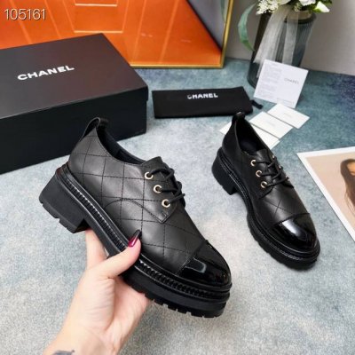 高版本乐福鞋chane*｜小香官网香奈儿秋冬系列新品乐福鞋满满的复古风 秀气的鞋型 看着就很讨喜，圆圆的小鞋头 衬托脚也变得瘦瘦的， 上脚给人就是一种80 90