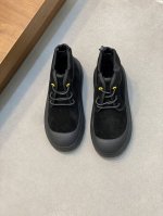 Ugg情侣款 塔斯曼低帮雪地靴，保暖和颜值同时在线，鞋底增高又防水，Tasman 鞋型之上加入撞色设计，环保防水防雪材质兼具时髦与功能属性，同时搭配全新ugg基