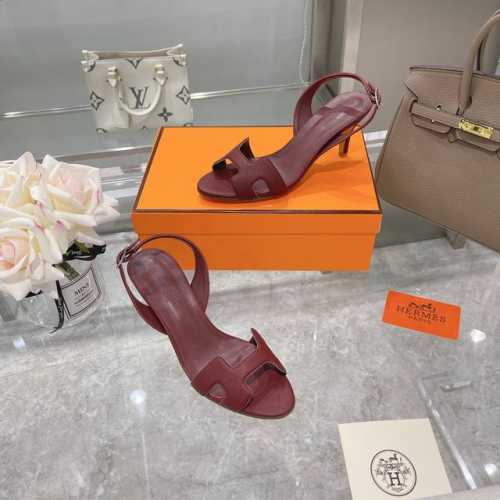 空面出厂价 钻面出厂价 Hermès 高跟气质凉鞋 耗时半年时间开发，终于完美复刻出货 爱马仕的高跟鞋是我见过最简约最耐看最有气质的！！！任何风格都能hold住