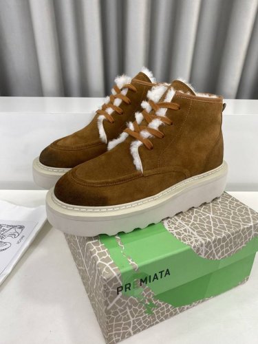 Premiata 普瑞米亚达 时尚、运动、休闲、男靴！ 普瑞米亚达意大利名品百年历史，所有工艺全手工打造，米“字一样的logo简称米字鞋。完美的融合了传统的制鞋