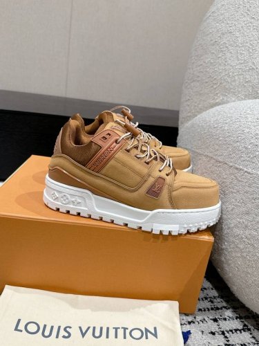 顶级版本LV路易威登 驴牌 25 TRAINER MAXI 胖丁系列 面包 厚底 滑板 休闲 运动鞋 原版购入开发 做货 可爱胖trainer，来闭着眼睛买的款
