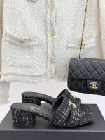 厂价330 chane*｜小香25P春夏新品 双带双C粗跟拖鞋 香奶奶家一贯的优雅名媛气质 高级感十足！上脚非常Nice～ 不管光脚穿或搭配裙装、裤装、 都非常