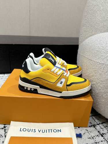 顶级版本 情侣款LV 路易威登L家 Trainer 24 新款 休闲 运动鞋 滑板鞋 LV Trainer 运动鞋的灵感源自复古篮球鞋，代表 Virgil Ab