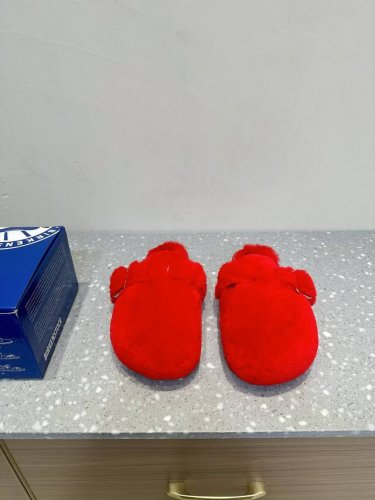 birkenstock 博肯 毛毛鞋加绒软木拖鞋外穿arizona系列 万年经典勃肯强势推出，一个品牌就是一个鞋子类型，其构造鉴于人体工学设计，让脚完全解放舒适