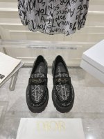 出440Dior迪奥2025新款厚底一脚蹬 乐福鞋整双鞋子采购Zp开发打造，全部原版定制材料独家开模大底，细节全部对版出货，连包装也做到跟正品一样。码数:35-