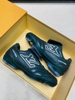 顶级版本：情侣款490 lv路易威登L家 驴牌 最新Footprint系列 情侣款 足球运动鞋 休闲 跑鞋 原版购入开发 做货 这款 Footprint Soc