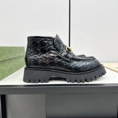 gucc*经典爆款马衔扣短靴！ 百搭经典，辨识度高 面料进口高丝光牛京 牛皮 内里垫脚均为羊皮 原版开模定制防滑大底 跟高：2Cm 码数：35-39 40 41