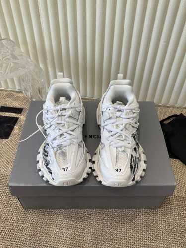 balenciaga 巴黎世家3.0代track Logo涂鸦 户外概念复古老爹鞋 同步包装 原装大盒 细节精准对位官方 私模组合大底 从里到外 最大尺度还原官