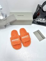 独家发售 S 巴黎世家秋冬潮品 羊羔毛毛拖 ！ Balenciaga Political Campaign 徽标刺绣！ 欧美名媛 明星 网红girl 大爱款 精