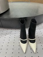 秋冬新品 面料 牛漆皮＋飞织 内里 羊皮 鞋底 牛皮 优雅风格 创造不一样的感觉 跟高 9Cm 专柜包装 简约气质款式！ Show Bdetails Size.