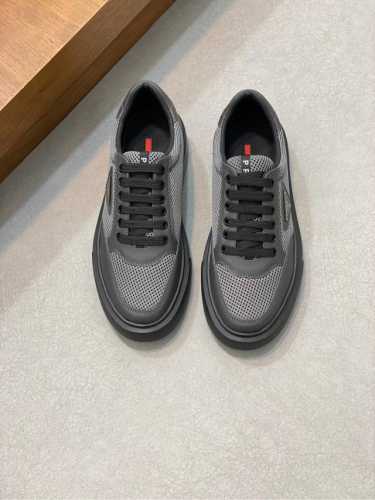 Prada 炸街男神运动鞋新品来袭，专柜同步发售原厂配置，进口原版牛皮面料，经典版面运动潮达人，进口水染牛皮里垫，鞋底：原厂特供原版底超级舒适，高品质，可随意进
