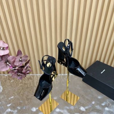 顶级品质2025早春新款Saint Laurent YSL圣罗兰坡跟鱼嘴凉鞋 YSL姐姐的美丽尤物高跟鞋 又是人间圣罗兰 Rose同款的小方头 高跟鞋化很好修饰