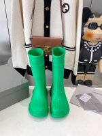 出厂 高版本 码数35-45#巴黎世家crocs联名新款洞洞雨靴出货啦！ 一款火遍ins、小红书各大平台的雨靴！ 采用高科技材料、模具一体成型、既轻便、又耐磨、