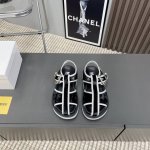 出厂:绒面 独家顶级版本 M*M6M*aison M*argiela~25vs早春新款系列 厚底皮带扣凉鞋 光听到复古风就能立刻想到经典M*arginal，复古