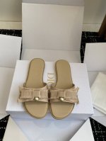 代购级 官网同步飞机盒 Dior 24Ss Cd家蝴蝶结珍珠 高跟拖鞋 Cd倾情呈献 Adiorable高跟鞋黑色流苏罗缎鞋面尽显时尚格调 J点缀以白色珠饰及蝴