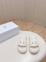 出厂 ，Dior迪奥 2024夏季新款 Cd字母 猪拖鞋 原版复刻 高版本 超耐看随意百搭款 上脚非常舒适 显瘦又显白 全原版模具打造 码数：35-40