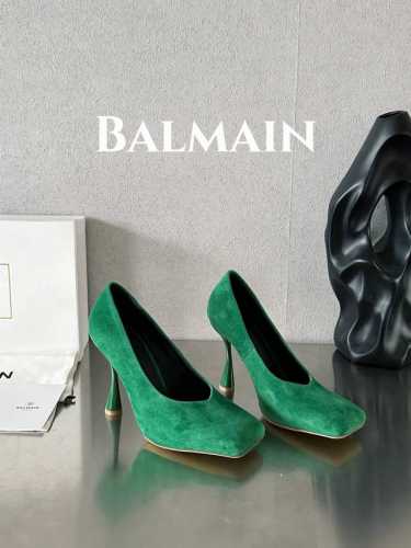 出厂价 Balmain 巴尔曼 巴尔曼 方头酒杯跟单鞋 此款彩色皮革酒杯跟，方头，会标图案。 海外订购原版，1:1完美复刻！ 历时三个月精工打造，五金，鞋跟都是