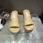 断码特惠价 Chane*｜小香24C菱格厚底一字拖鞋夏天必入的凉拖系列 可文艺可时髦～穿搭率实在太高了 上脚秒变大长腿！ 鞋面：进口小羊皮 内里垫脚 羊皮 鞋底