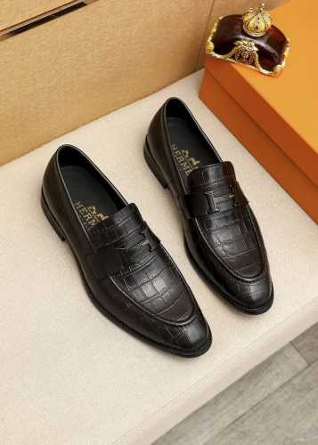 商品商标：HERMES 爱马仕 休闲皮鞋 正码码数: 39-44 38.45.46订制 商品材料：精选 进口头层小牛皮压花鞋面+经典五金扣，进口水染牛皮内里。强