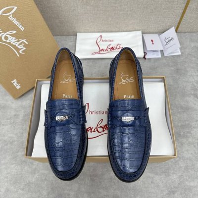 CL 新品乐福鞋皮鞋 Christia* Loubouti* 红底鞋 最新推出此款便鞋 帮面采用进口擦色开边珠牛皮 头层牛皮 牛皮压鳄鱼鞋面倒三角包裹圆形硬币扣