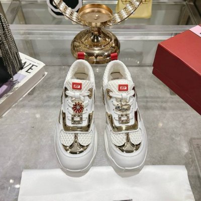 出厂 RV新款ROGER VIVIER品牌2025 Viv‘Motor系列最美运动休闲鞋～ 顶级版本 维维亚精致风格，皮革拼镜面织物和网眼面料制成点缀可拆卸闪钻