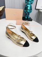 冲量价:P350 2024 新款新品 【Miu Miu】 全新超美装饰搭配,时尚淑女气质十足 双色拼接 又不乏美艳色彩,外侧附带弹力象巾 上脚非常方便意大利引进