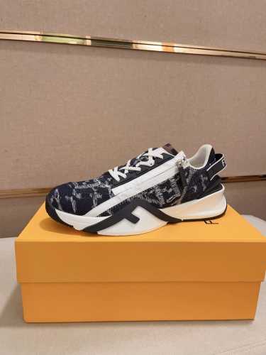 工厂价 高版本 Fendi 芬迪 男士最新款休闲鞋！专柜同步上市！原版一比一复刻。全进口头层小牛皮制面，内里采用头层水染牛皮，原版原厂特供橡胶大底。引领时尚新概