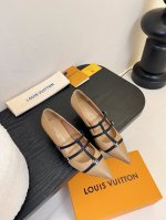 路易威登 2025 LV Cruise女鞋 早春新款绝美尖头小跟鞋这一季太让人惊喜了，时尚界久违的极简之美，多巴胺配色毫不费力的优雅风来袭时髦精致绝美穿上就是仙