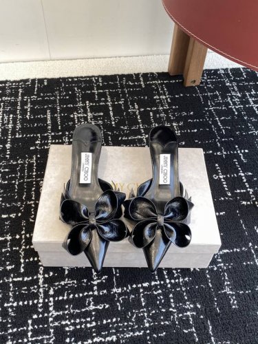 代购级400 jimmy Choo 周仰杰 Staz尖头蝴蝶结穆勒高跟鞋 staz Sling Back 70系列露跟高跟鞋，采用皮革材质打造别致优雅鞋型，搭配