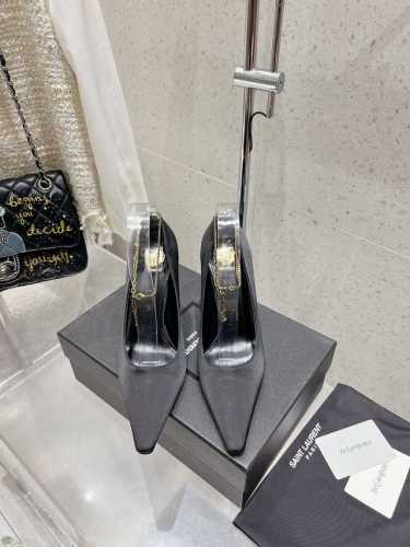 Saint Laurent 圣罗兰 Ysl 新款尖头高跟凉鞋拖鞋 原版套楦 顶级品质 鞋面：进口真丝烫钻 垫脚：进口羊皮里 五金：原版开模定制 大底：真皮大底
