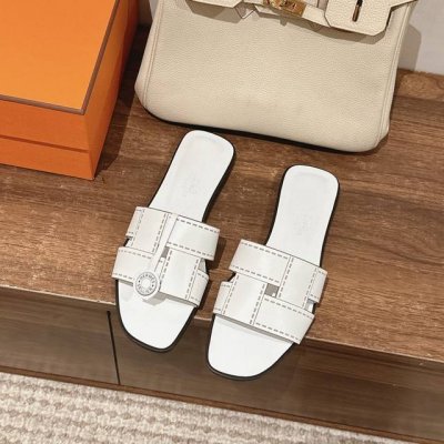 出厂价 Hermes 爱马仕Idioma凉鞋系列 时尚又百搭 超级舒服 每个细节都做到极致 原版swift小牛皮 原版1:1独家私模鞋面 原版真皮沿条大底 包装