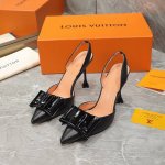 工厂价 女装女鞋 运动原单 LOUIS VUITTON 路易威登 新款凉鞋鞋面：牛皮 羊猄内里：羊皮 鞋底：意大利真皮大底 跟高：7.5cm 9.5cm码数：3