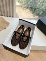 原版购入法国一线奢侈品牌ALAIA 阿莱亚24SS法式仙女芭蕾舞平底跳舞鞋，ALAIA品牌源自其创始人，Azzedine Alaia是上世纪80 年代“超紧身性