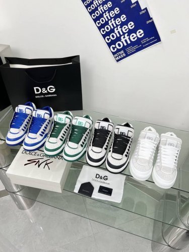 工厂价 2024高端版本高质量原单品质 D0Lce & Gabbana 今年的主打款式 没有之一 超火超帅气的休闲鞋此款传承了d家一贯有点浮夸而不失时尚的风格