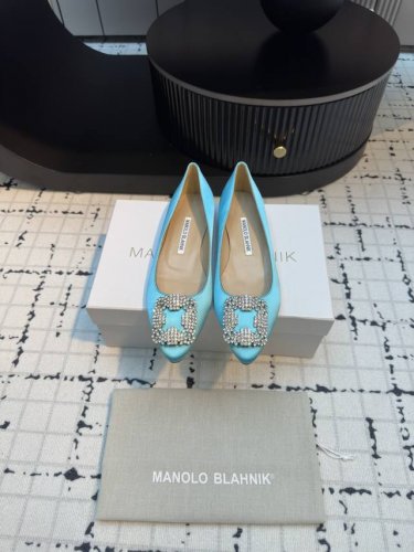 代购级别 市场唯一对版Manolo Blahnik 万年不败的经典款 重金购买三个原版购入 一系列四种跟高1:1复刻定制 做到零差距。试脚 调楦 定制一年有余，