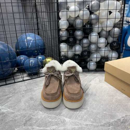 出厂 Prada 普拉达24秋冬新款△三角标厚底靴 系带雪地靴 双色擦色牛绒真羊羔毛 真皮沿条 双色tpu大底 Size：35-39 40 41定做不退换