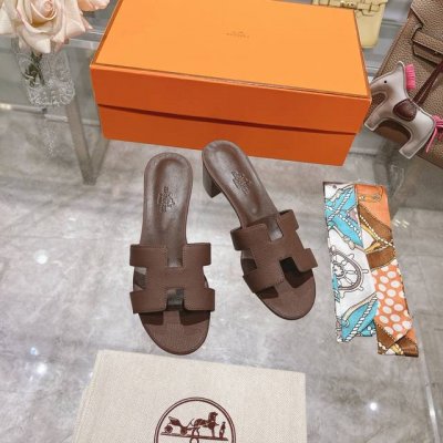粗跟 出厂价 Hermes 爱马仕h拖鞋oran凉鞋系列 时尚又百搭 超级舒服 每个细节都做到极致 原版swift小牛皮 原版1:1独家私模鞋面 原版真皮沿条大